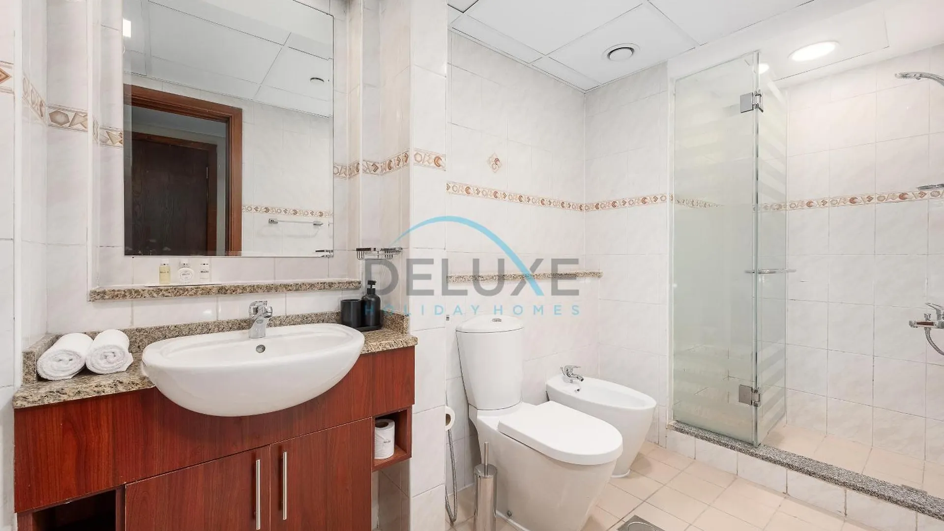 Bright 1Br With Lake Views, Jumeirah Lake Towers By Deluxe Holidya Homes Dubai 0*,